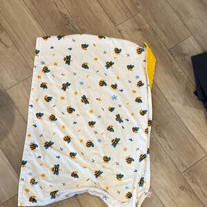 Bee Patterned Kids Blanket